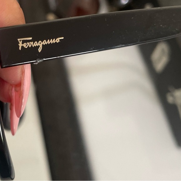 Salvatore Ferragamo Black Oversized Square Women\'s Sunglasses main image 6